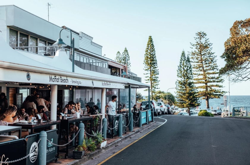 Moffat Beach Brewing – Beachside